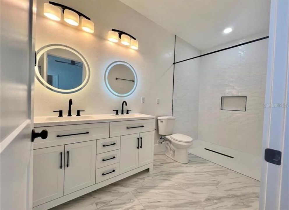 For Sale: $384,900 (4 beds, 2 baths, 1524 Square Feet)