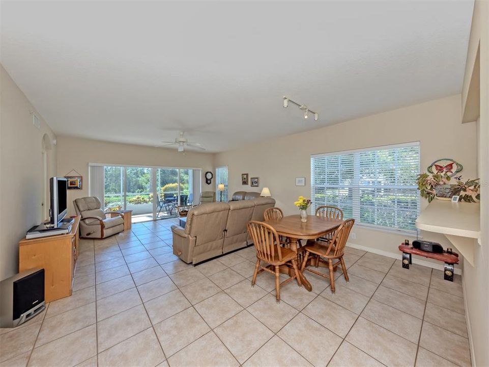 For Sale: $290,000 (2 beds, 2 baths, 1510 Square Feet)