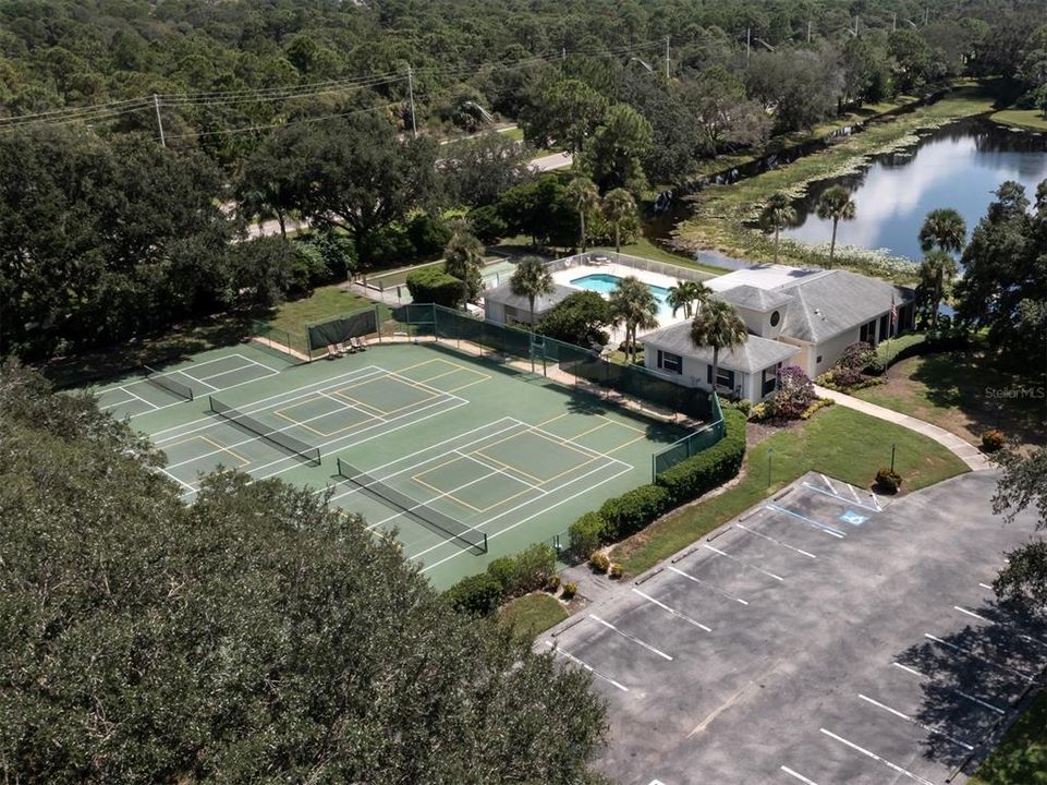 For Sale: $290,000 (2 beds, 2 baths, 1510 Square Feet)