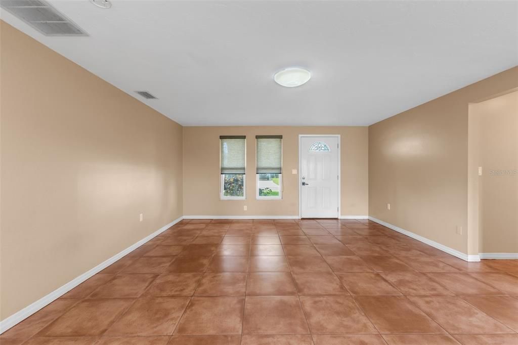 For Sale: $395,000 (3 beds, 2 baths, 1601 Square Feet)
