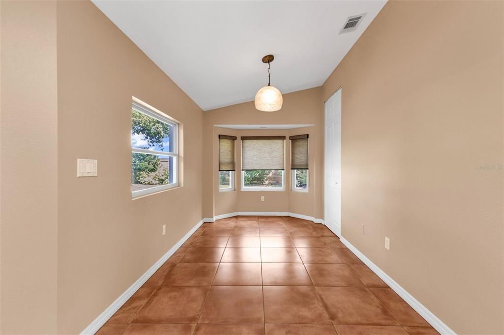For Sale: $395,000 (3 beds, 2 baths, 1601 Square Feet)