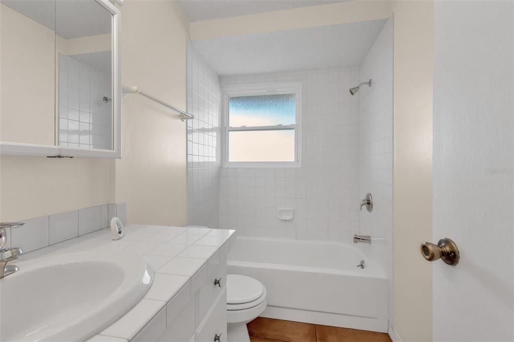 For Sale: $395,000 (3 beds, 2 baths, 1601 Square Feet)