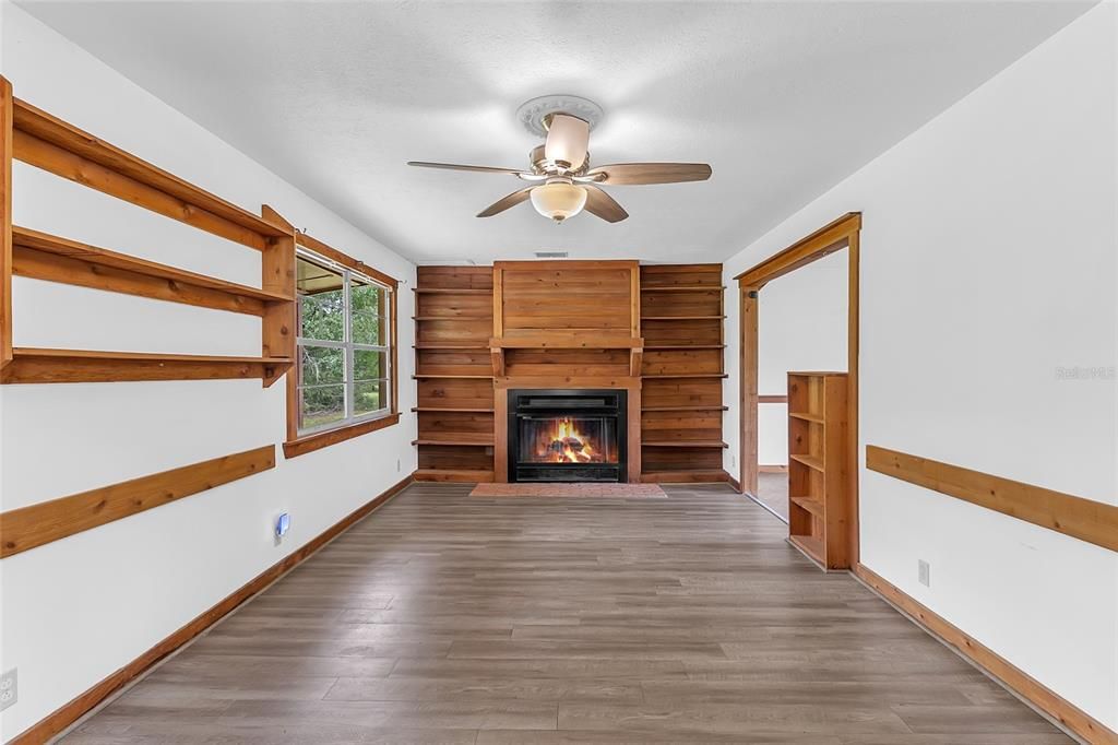 For Sale: $650,000 (2 beds, 2 baths, 1134 Square Feet)