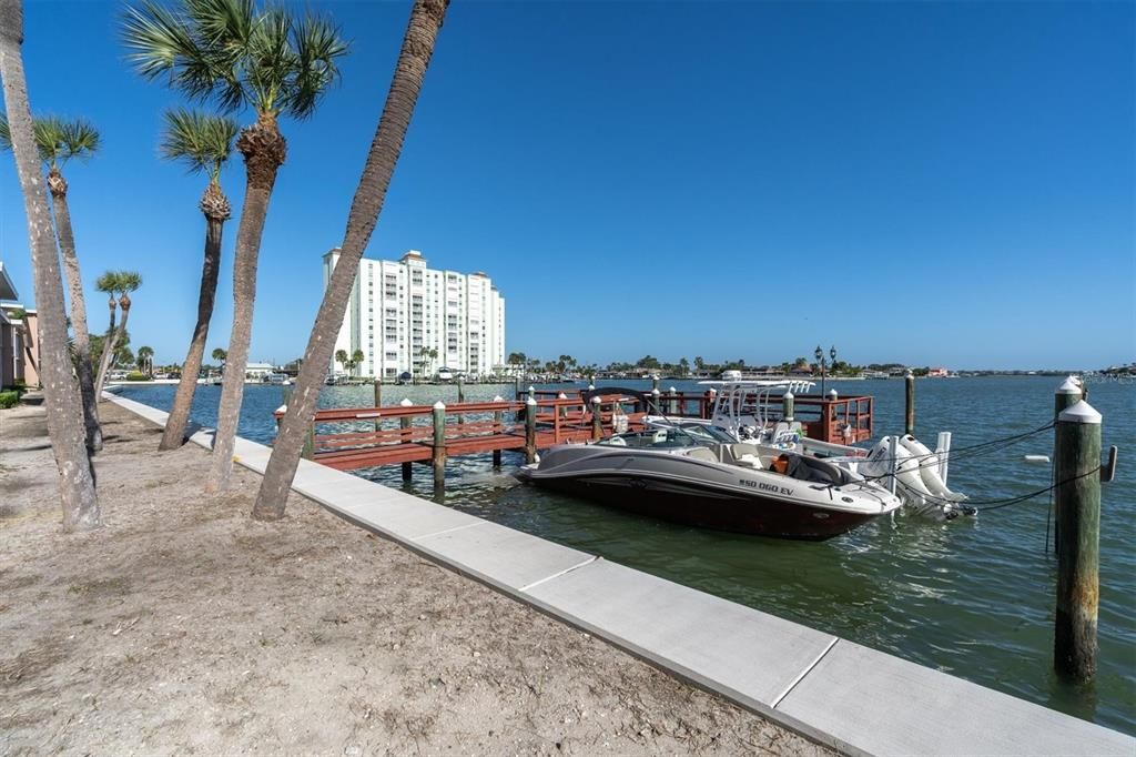 For Sale: $315,000 (2 beds, 2 baths, 1335 Square Feet)