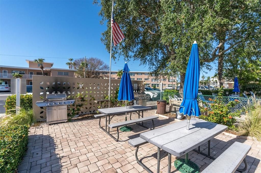 For Sale: $315,000 (2 beds, 2 baths, 1335 Square Feet)