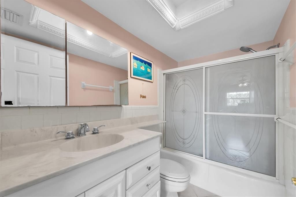 For Sale: $315,000 (2 beds, 2 baths, 1335 Square Feet)