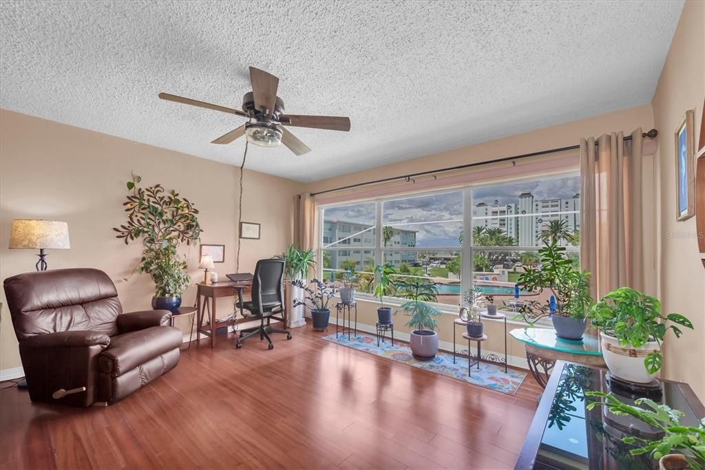 For Sale: $315,000 (2 beds, 2 baths, 1335 Square Feet)