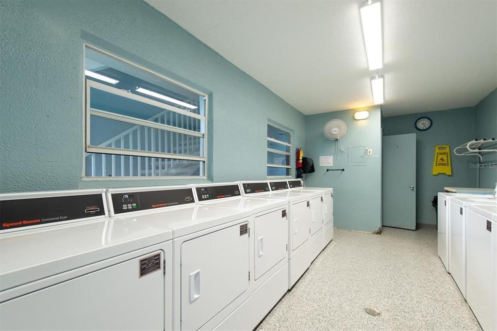 For Sale: $315,000 (2 beds, 2 baths, 1335 Square Feet)