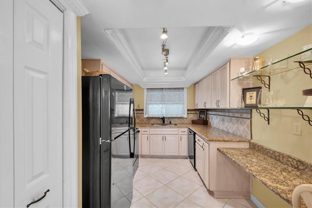 For Sale: $315,000 (2 beds, 2 baths, 1335 Square Feet)