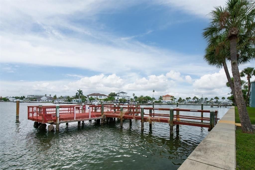 For Sale: $315,000 (2 beds, 2 baths, 1335 Square Feet)