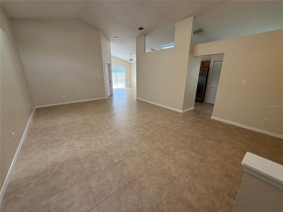 For Rent: $2,300 (3 beds, 2 baths, 1597 Square Feet)