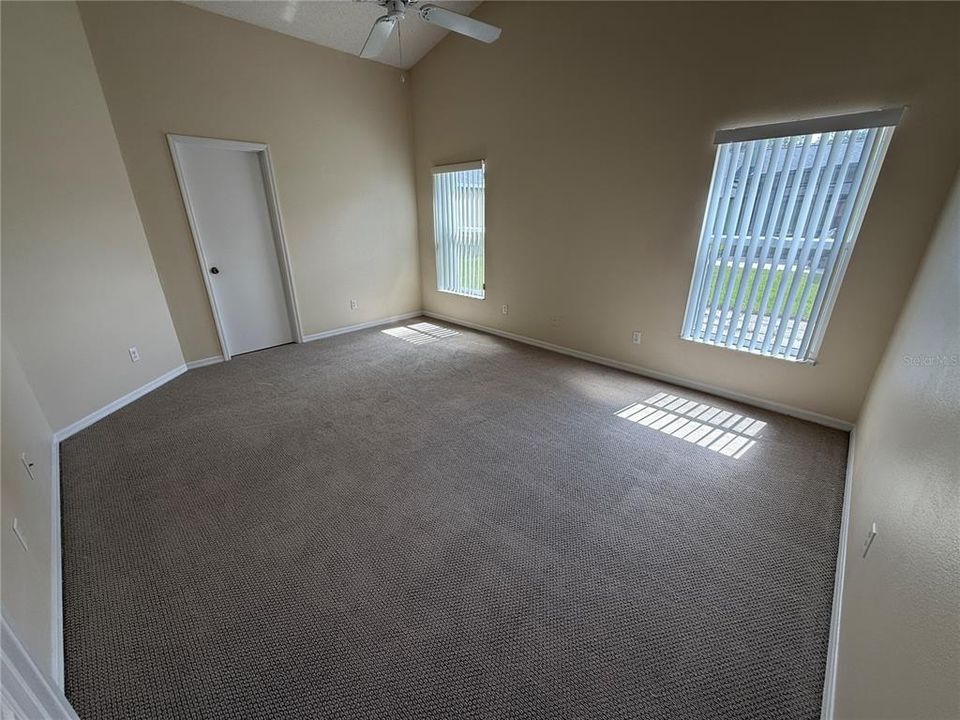 For Rent: $2,300 (3 beds, 2 baths, 1597 Square Feet)