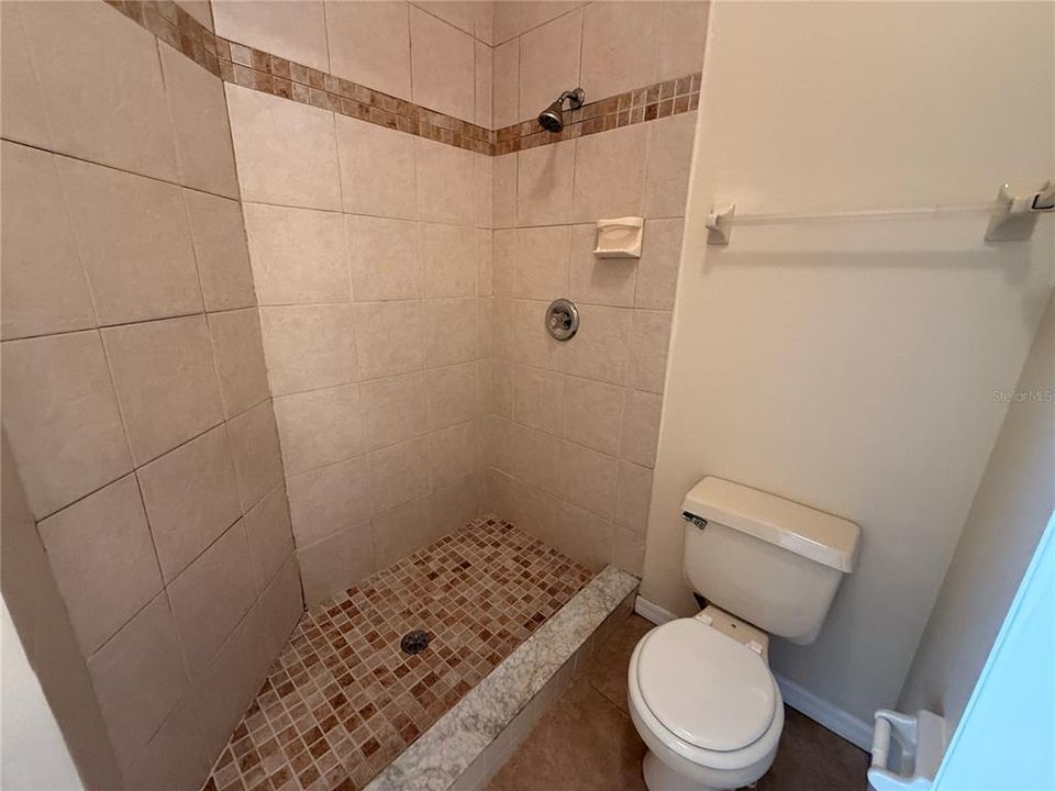 For Rent: $2,300 (3 beds, 2 baths, 1597 Square Feet)