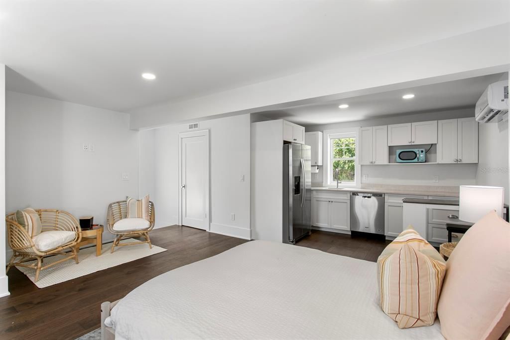 For Sale: $5,950,000 (4 beds, 4 baths, 5665 Square Feet)