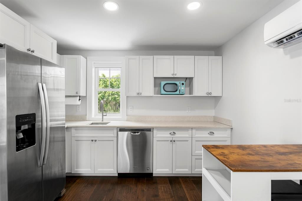 For Sale: $5,950,000 (4 beds, 4 baths, 5665 Square Feet)
