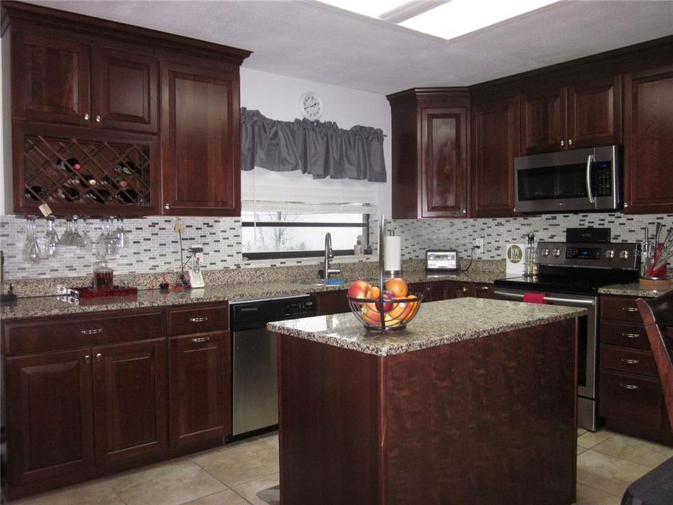 For Rent: $3,000 (3 beds, 2 baths, 1608 Square Feet)