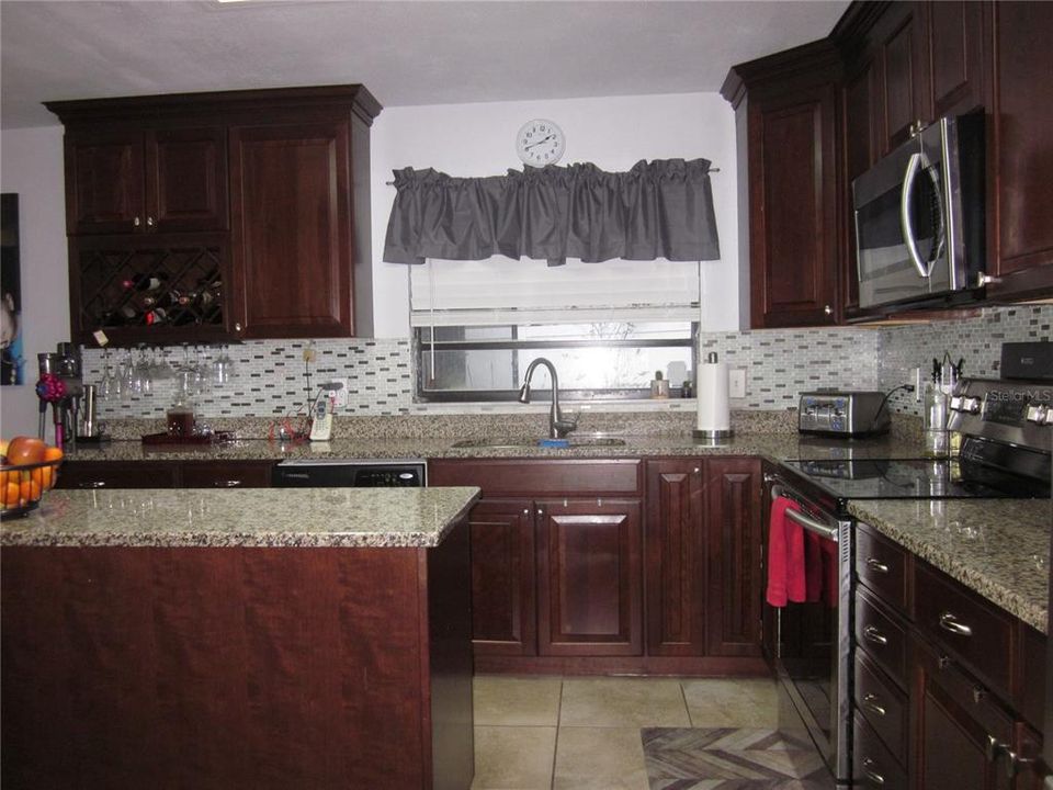 For Rent: $3,000 (3 beds, 2 baths, 1608 Square Feet)