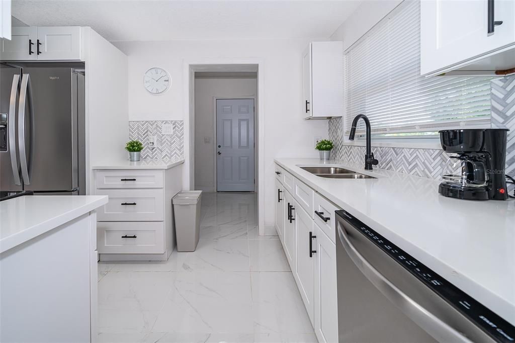 For Rent: $2,400 (3 beds, 2 baths, 1232 Square Feet)