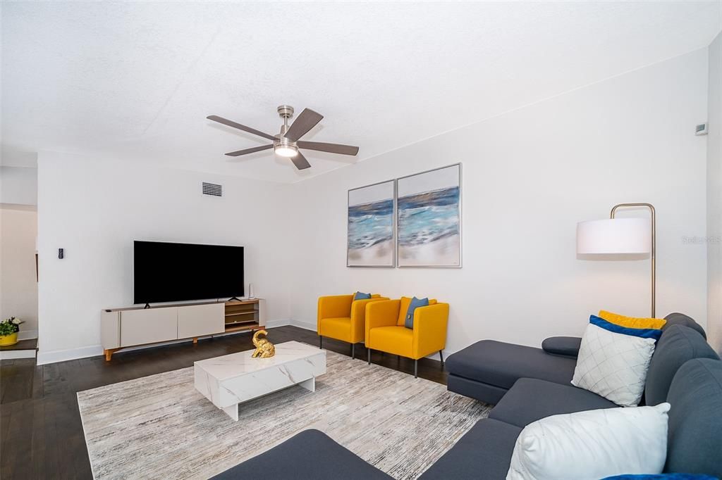 For Rent: $2,400 (3 beds, 2 baths, 1232 Square Feet)