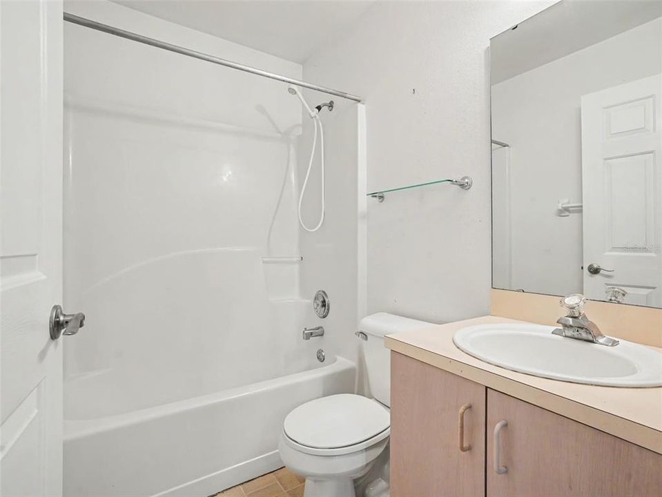 На продажу: $224,950 (3 спален, 2 ванн, 1285 Квадратных фут)