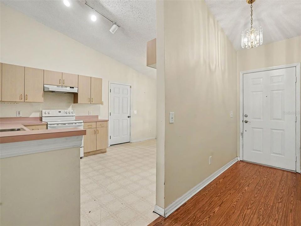 На продажу: $224,950 (3 спален, 2 ванн, 1285 Квадратных фут)