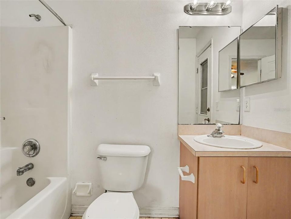 На продажу: $224,950 (3 спален, 2 ванн, 1285 Квадратных фут)