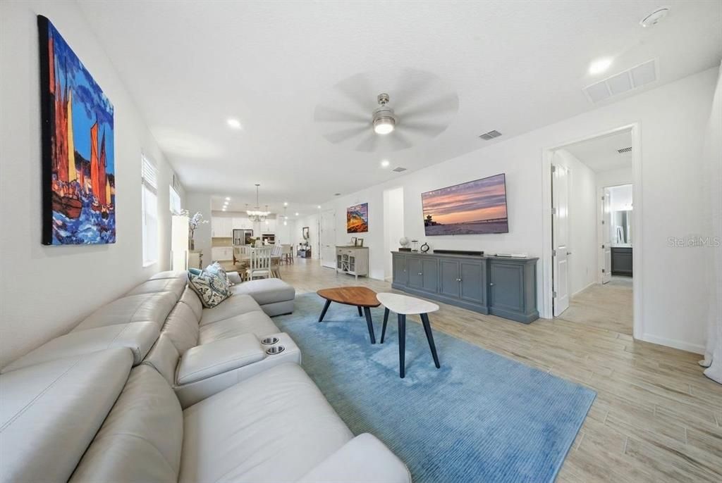 For Sale: $549,900 (4 beds, 3 baths, 2356 Square Feet)