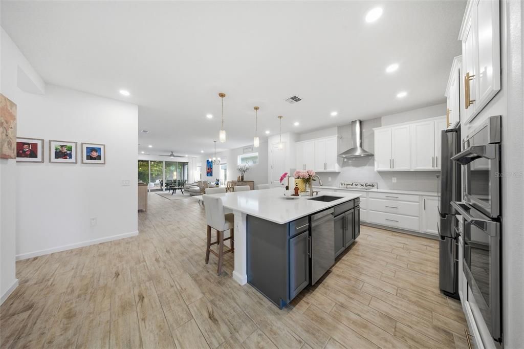 For Sale: $549,900 (4 beds, 3 baths, 2356 Square Feet)