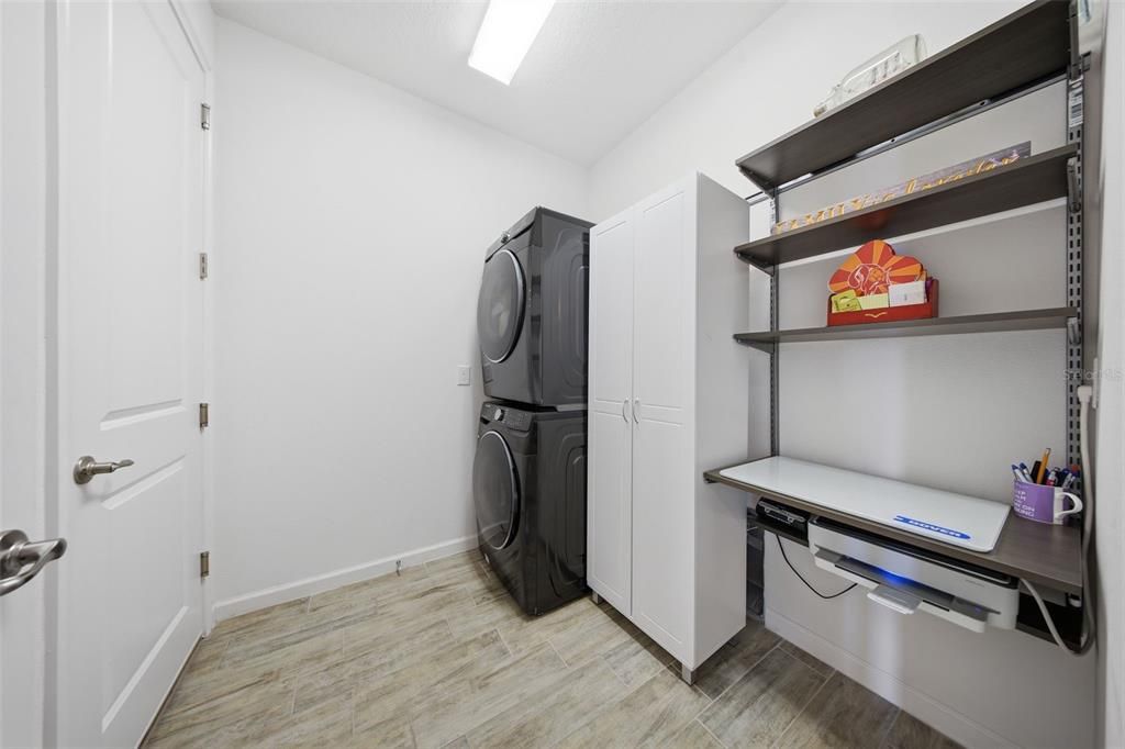 For Sale: $549,900 (4 beds, 3 baths, 2356 Square Feet)