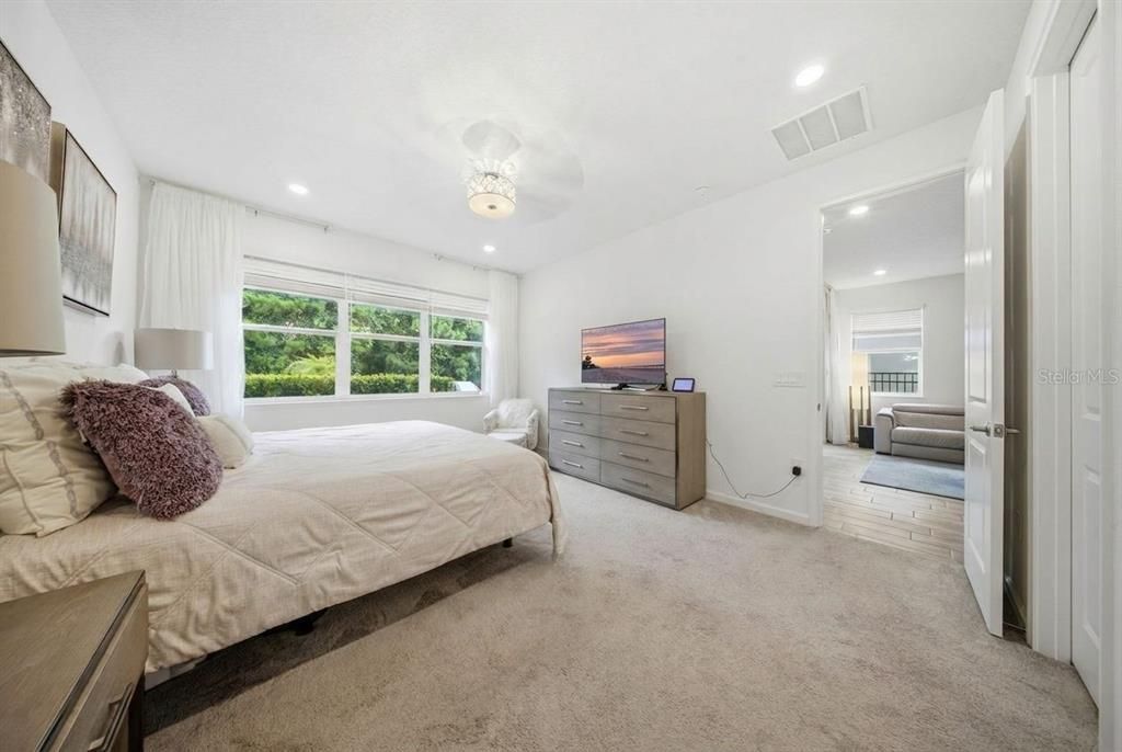 For Sale: $549,900 (4 beds, 3 baths, 2356 Square Feet)