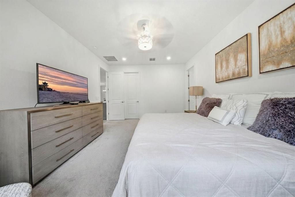 For Sale: $549,900 (4 beds, 3 baths, 2356 Square Feet)