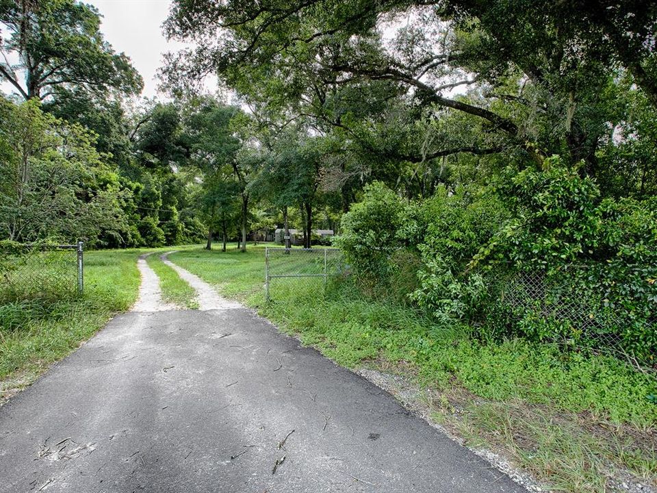 En Venta: $2,500,000 (2.58 acres)