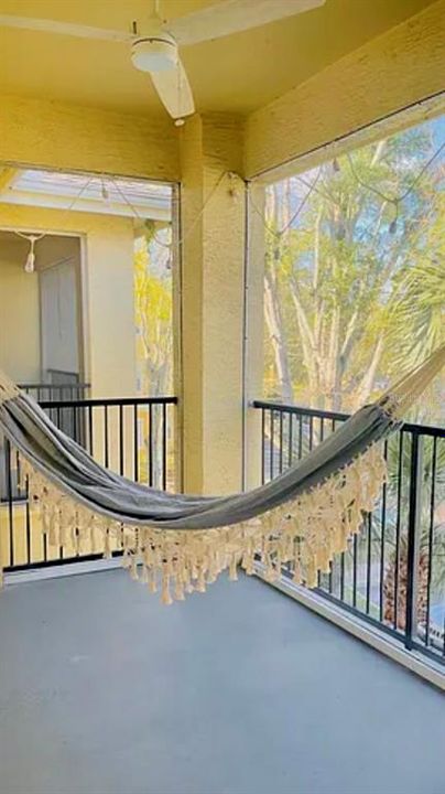 For Sale: $175,999 (1 beds, 1 baths, 854 Square Feet)