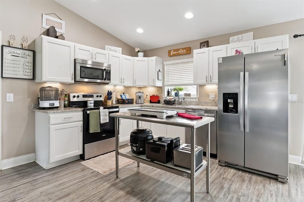 For Sale: $267,500 (3 beds, 2 baths, 1334 Square Feet)