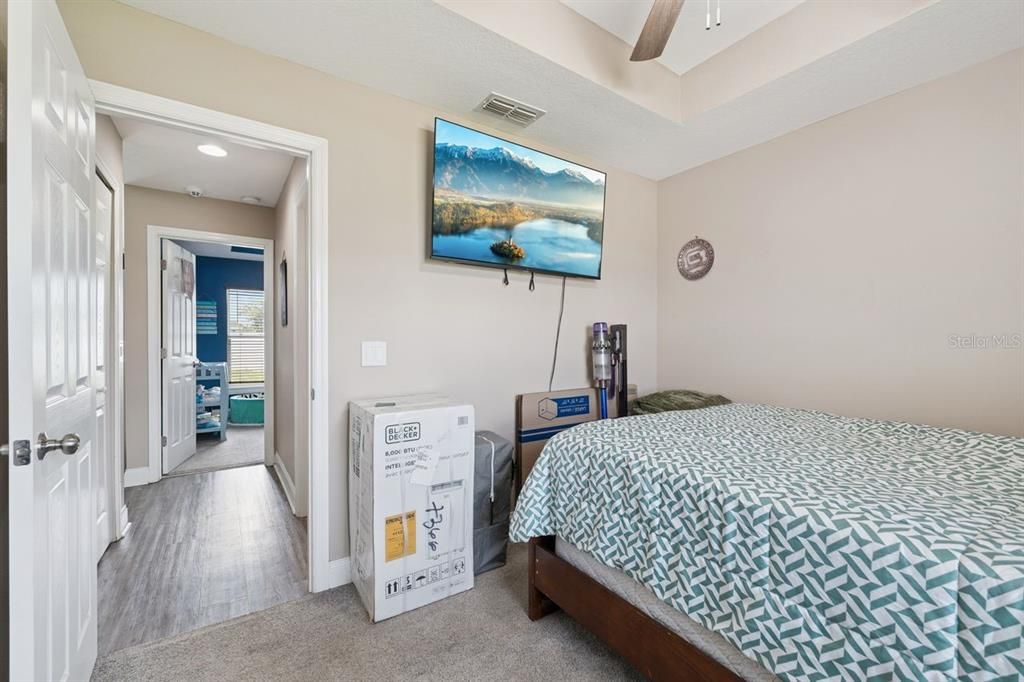 For Sale: $267,500 (3 beds, 2 baths, 1334 Square Feet)
