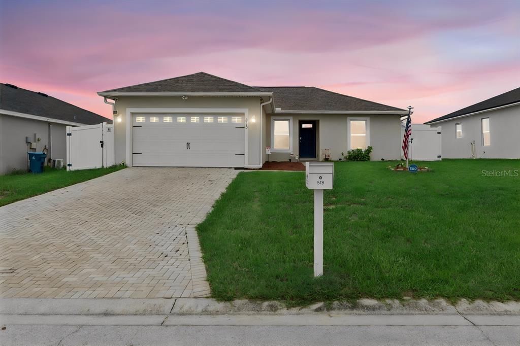 For Sale: $267,500 (3 beds, 2 baths, 1334 Square Feet)