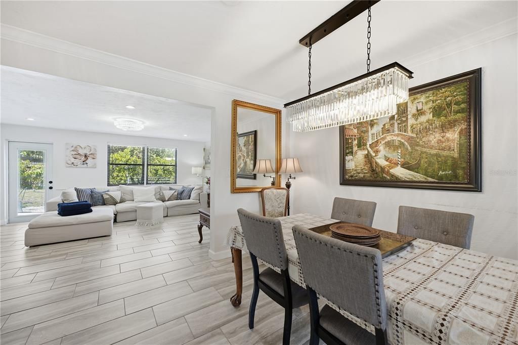 For Sale: $584,900 (3 beds, 3 baths, 1605 Square Feet)