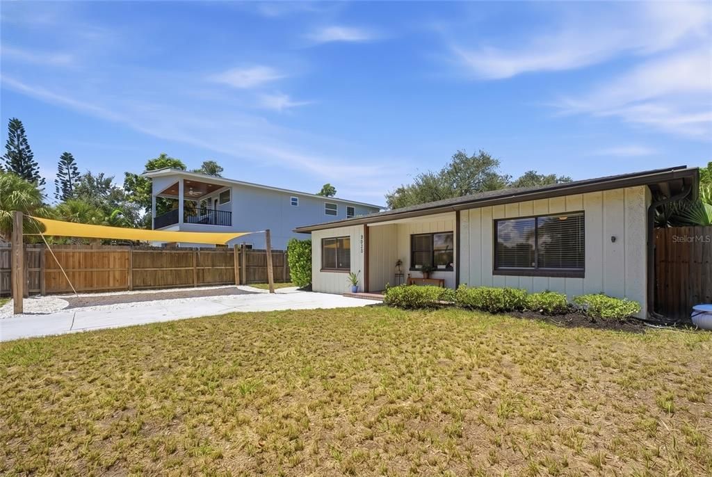 For Sale: $584,900 (3 beds, 3 baths, 1605 Square Feet)
