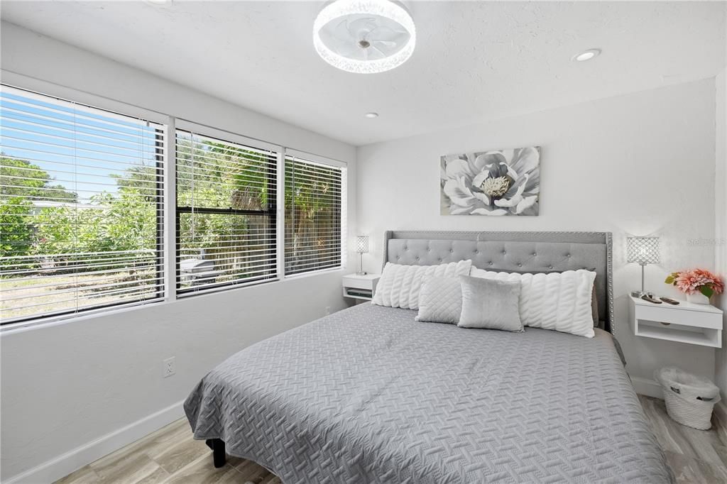 For Sale: $584,900 (3 beds, 3 baths, 1605 Square Feet)