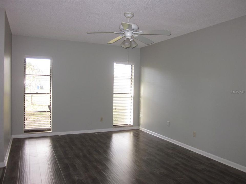 For Rent: $2,100 (3 beds, 2 baths, 1405 Square Feet)