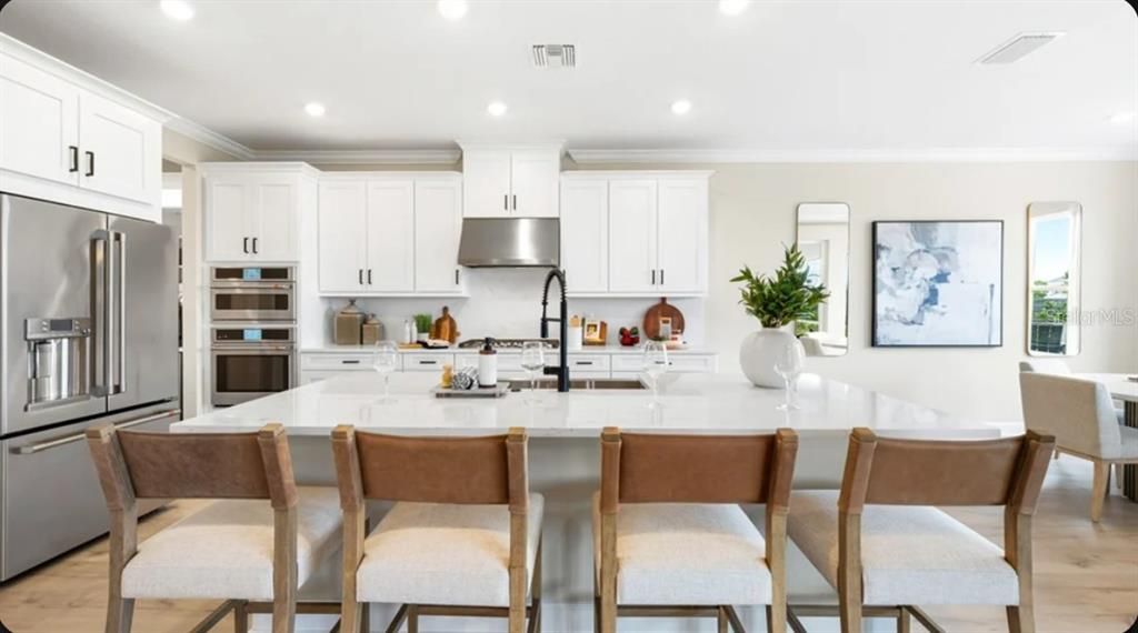 For Sale: $758,999 (5 beds, 4 baths, 3835 Square Feet)