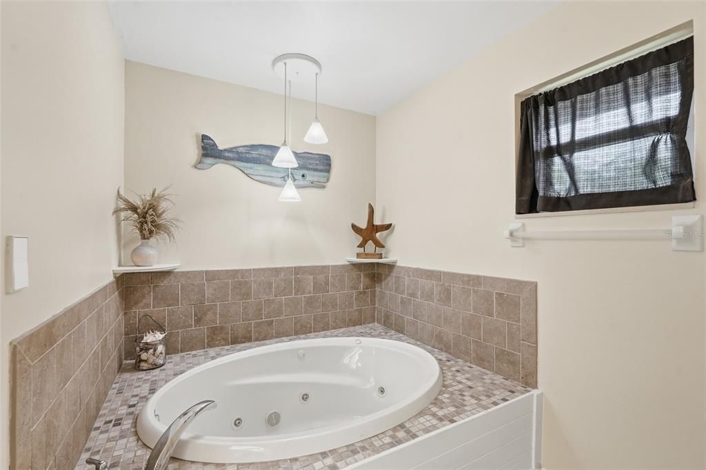 For Sale: $720,000 (3 beds, 2 baths, 2132 Square Feet)