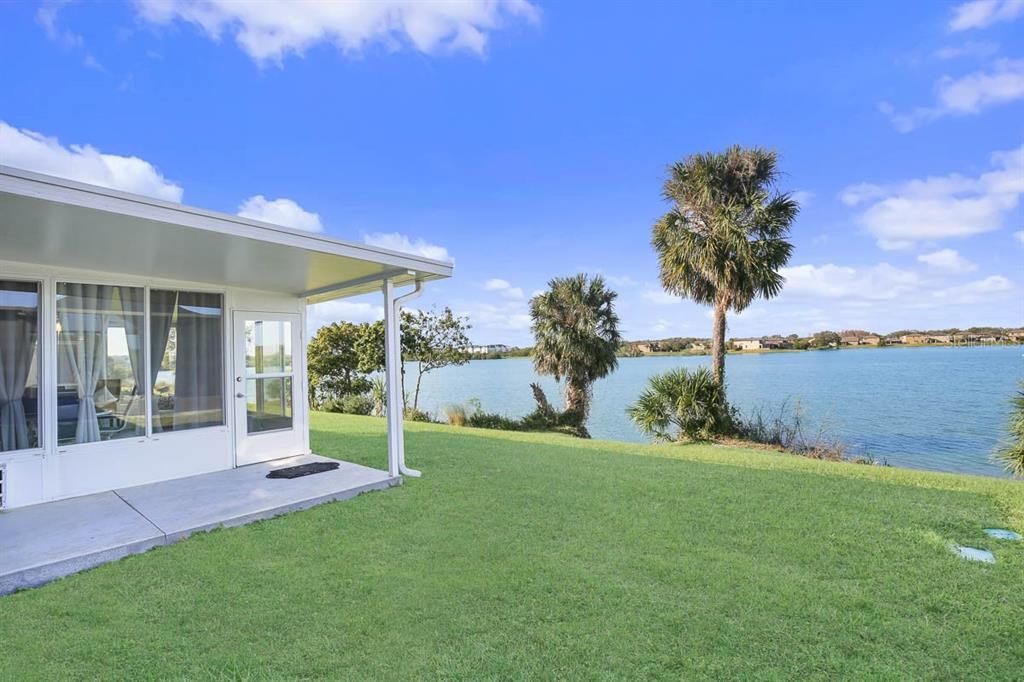 For Rent: $2,600 (3 beds, 2 baths, 1977 Square Feet)