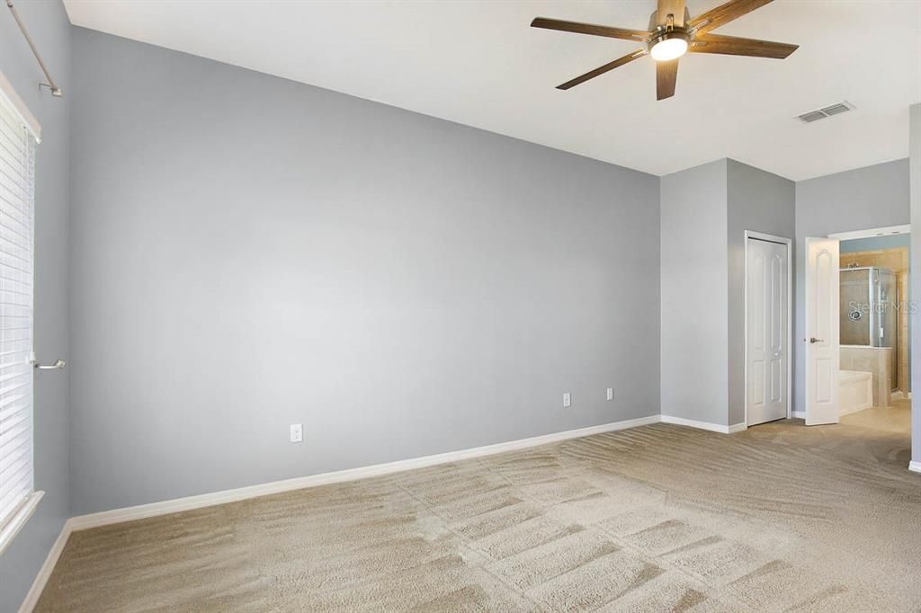 For Rent: $2,600 (3 beds, 2 baths, 1977 Square Feet)