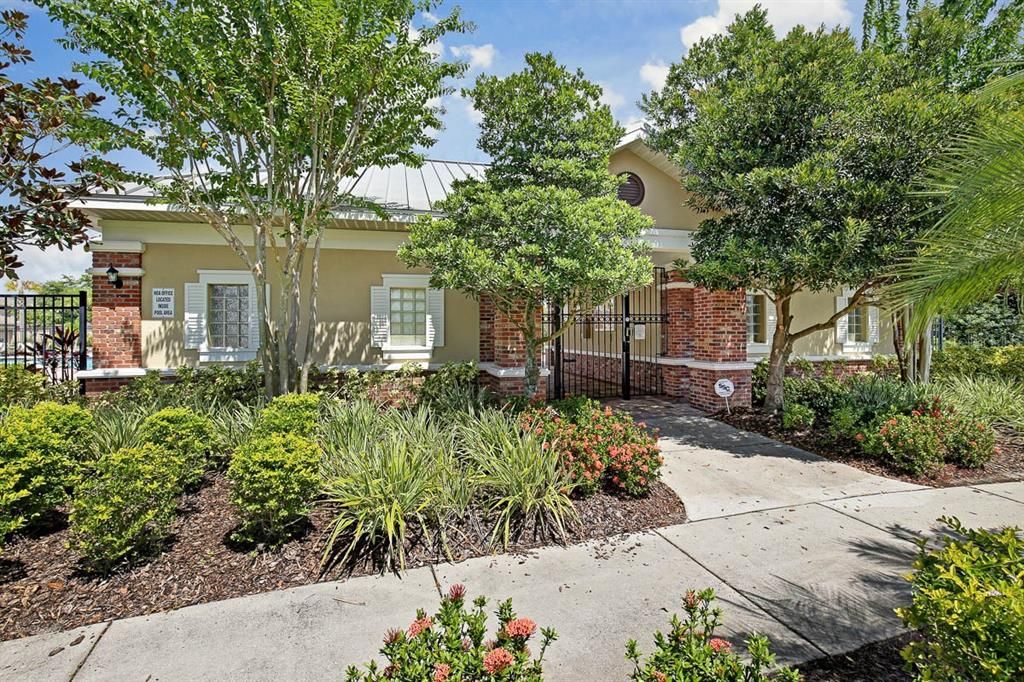 For Rent: $2,600 (3 beds, 2 baths, 1977 Square Feet)