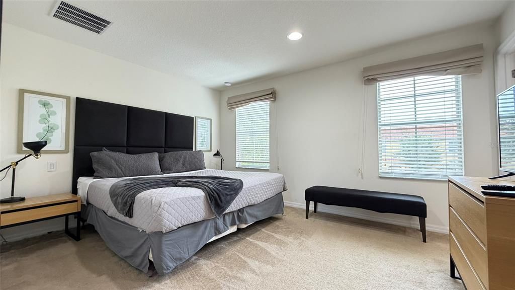 For Rent: $2,050 (2 beds, 2 baths, 1161 Square Feet)