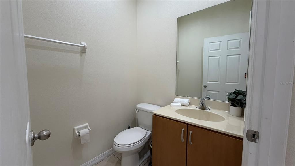 For Rent: $2,050 (2 beds, 2 baths, 1161 Square Feet)