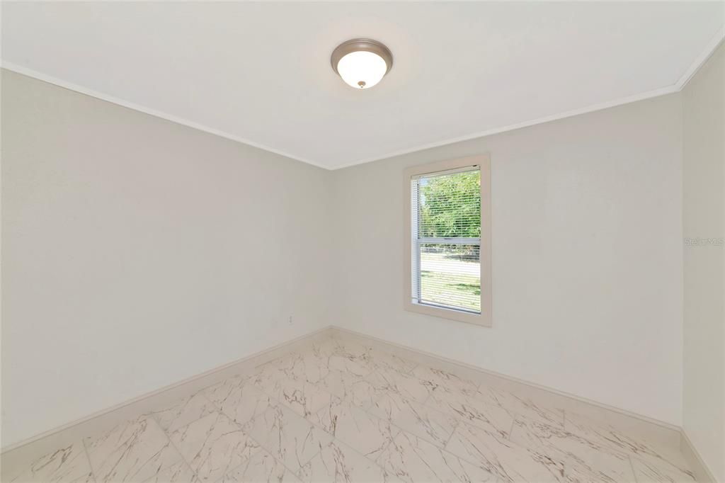 For Sale: $199,000 (3 beds, 1 baths, 890 Square Feet)