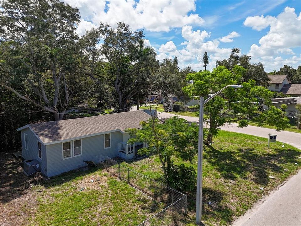 For Sale: $199,000 (3 beds, 1 baths, 890 Square Feet)