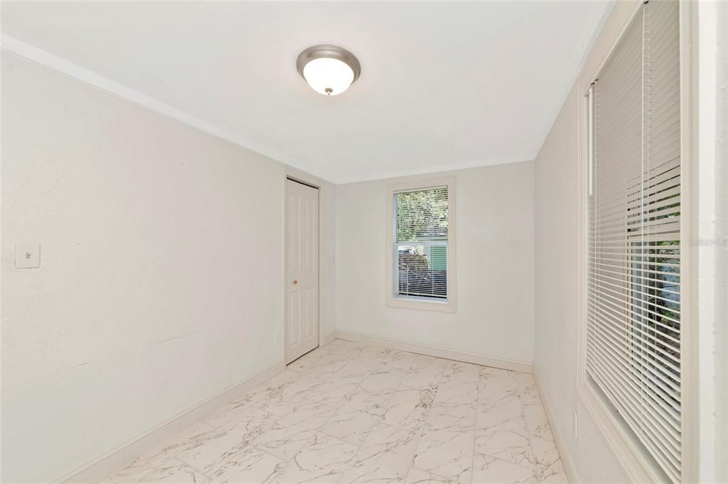 For Sale: $199,000 (3 beds, 1 baths, 890 Square Feet)